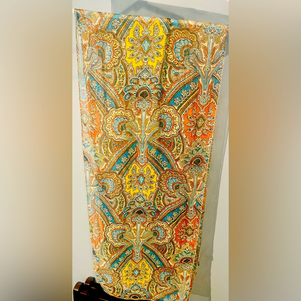 Beautiful scarf 100%polyester